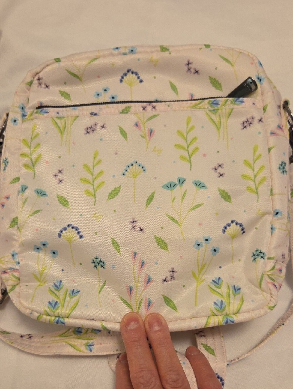Lug LEGACY Ranger Quilted Floral Crossbody Bag - Cream - Picture 2 of 7